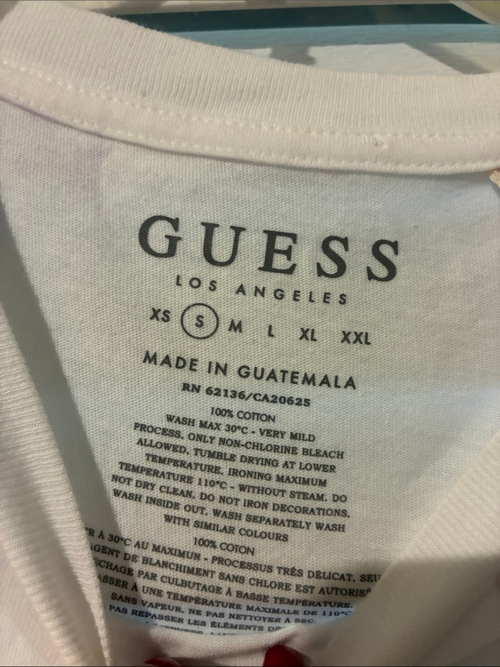 Guess Men’s White Short-Sleeve Tee with Black Shoulder Panels - Picture 2 of 8